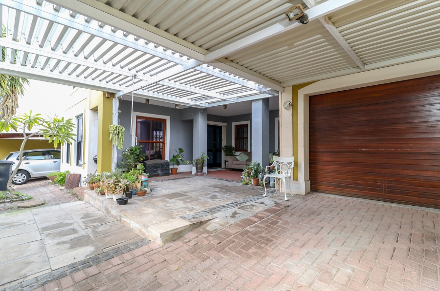 To Let 2 Bedroom Property for Rent in Claremont Western Cape